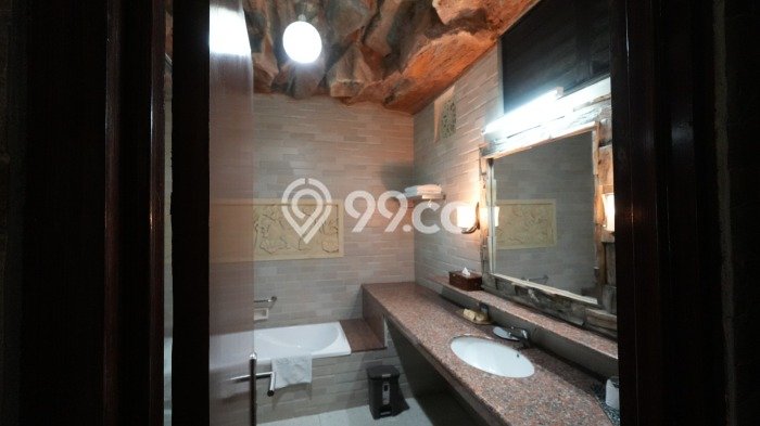 Dijual Hotel Kawasan Cisarua, Luas 38775m2m², Kawasan Komersial, Jalur Strategis Dijual Hotel Kawasan Cisarua, Luas 38775m2m², Kawasan Komersial, Jalur Strategis