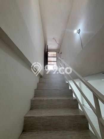 Unit Ruko Dijual di Jakarta Selatan LT 400m2 & LB 85m2 Unit Ruko Dijual di Jakarta Selatan LT 400m2 & LB 85m2