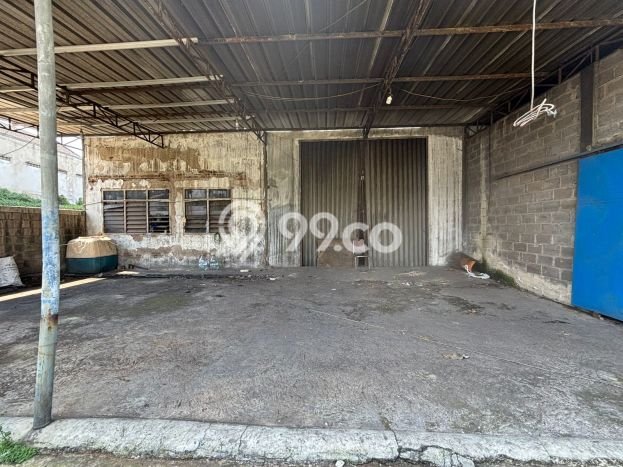 Gudang Disewa di Tangerang dengan LB 2100m2 Area Komersial Ramai Gudang Disewa di Tangerang dengan LB 2100m2 Area Komersial Ramai