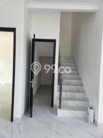 Disewakan! Rumah 4 Kamar Tidur &
4 Kamar Mandi di Pantai Indah Kapuk 2, Jakarta Utara Disewakan! Rumah 4 Kamar Tidur &
4 Kamar Mandi di Pantai Indah Kapuk 2, Jakarta Utara