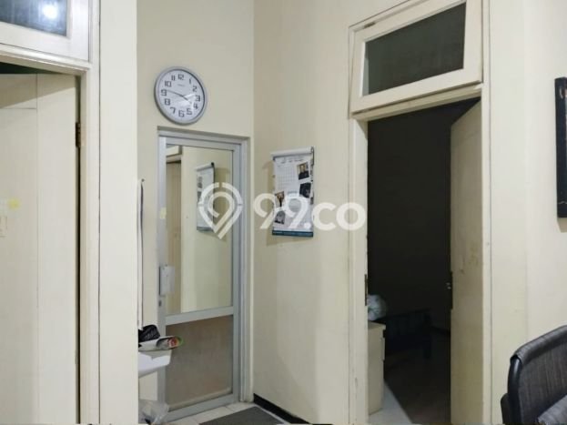 Hunian Eksklusif Siap Huni LT 200m2 di Jambangan, Surabaya Hunian Eksklusif Siap Huni LT 200m2 di Jambangan, Surabaya
