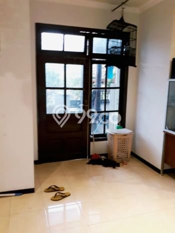 Rumah Modern Cantik 4 Kamar Bisa Langsung Pindah di Gubeng Rumah Modern Cantik 4 Kamar Bisa Langsung Pindah di Gubeng