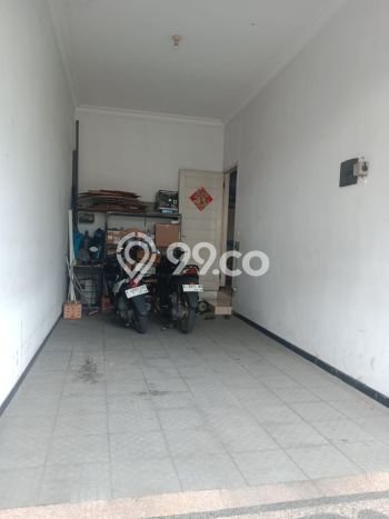 Rumah Strategis Modern Lb 185m2 di Tambaksari, Surabaya Rumah Strategis Modern Lb 185m2 di Tambaksari, Surabaya