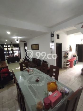 For Sale Rumah 4 Kamar Lokasi Ideal Bagus dan Strategis di Tambaksari For Sale Rumah 4 Kamar Lokasi Ideal Bagus dan Strategis di Tambaksari
