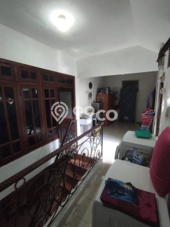 For Sale Rumah 4 Kamar Lokasi Ideal Bagus dan Strategis di Tambaksari For Sale Rumah 4 Kamar Lokasi Ideal Bagus dan Strategis di Tambaksari