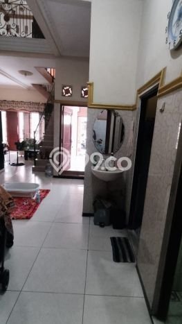 Siap Huni Hunian Elit 6 Kamar di Taman Dekat ke Mana Pun Siap Huni Hunian Elit 6 Kamar di Taman Dekat ke Mana Pun