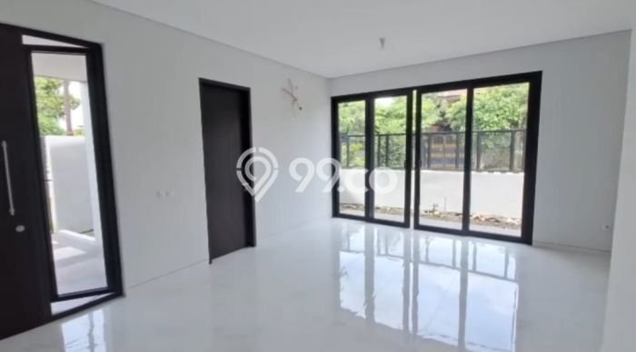 Hunian Eksklusif Siap Huni LT 185m2 di Gayungan, Surabaya Hunian Eksklusif Siap Huni LT 185m2 di Gayungan, Surabaya