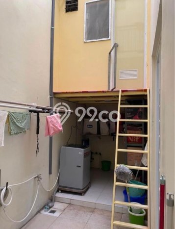 For Sale Rumah 4 Kamar Lokasi Strategis Bagus dan Strategis di Rungkut For Sale Rumah 4 Kamar Lokasi Strategis Bagus dan Strategis di Rungkut