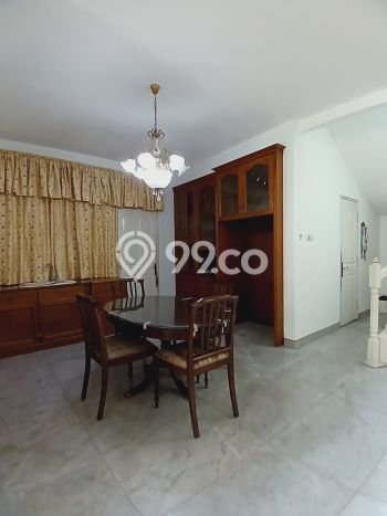 Siap Huni Rumah Mewah 3 Kamar di Tebet Dekat ke Mana Pun Siap Huni Rumah Mewah 3 Kamar di Tebet Dekat ke Mana Pun
