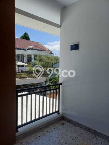 Ready to Use! Premium House LT 122m2 Desain Modern di Menteng Dalam Ready to Use! Premium House LT 122m2 Desain Modern di Menteng Dalam
