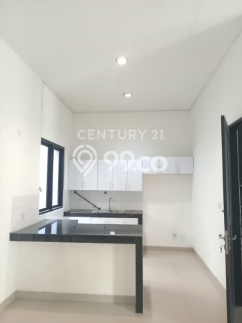 Rumah di Kebayoran Baru, Akses ke Pusat Kota, 4 KT, Luas 210m² LB 200m² Rumah di Kebayoran Baru, Akses ke Pusat Kota, 4 KT, Luas 210m² LB 200m²