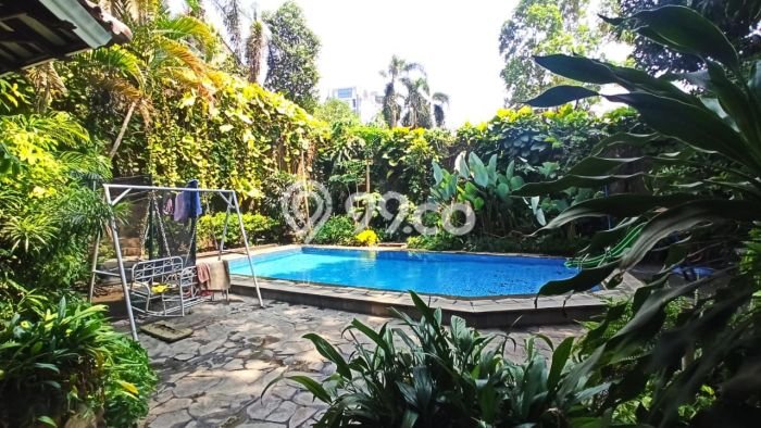 Rumah Mewah LB 900m2 Siap Huni Desain Elegan di Cipete, Jakarta Selatan Rumah Mewah LB 900m2 Siap Huni Desain Elegan di Cipete, Jakarta Selatan