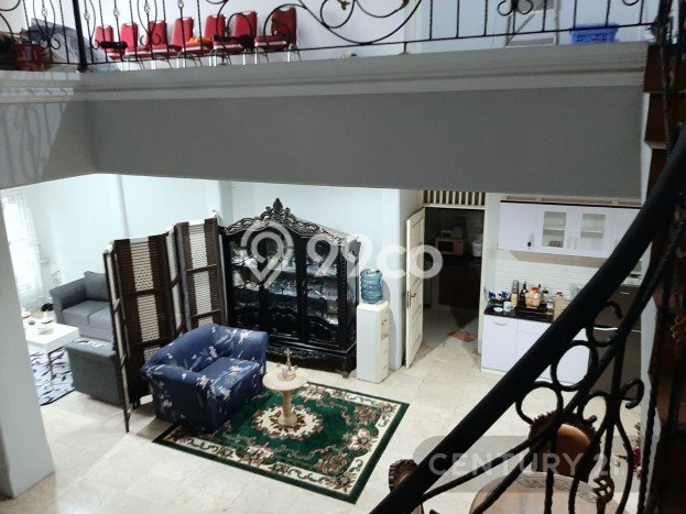 Rumah Mewah LB 275m2 Siap Huni Desain Elegan di Jati Padang, Jakarta Selatan Rumah Mewah LB 275m2 Siap Huni Desain Elegan di Jati Padang, Jakarta Selatan