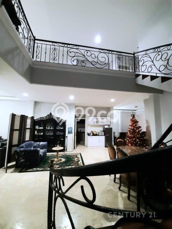 Rumah Mewah LB 275m2 Siap Huni Desain Elegan di Jati Padang, Jakarta Selatan Rumah Mewah LB 275m2 Siap Huni Desain Elegan di Jati Padang, Jakarta Selatan