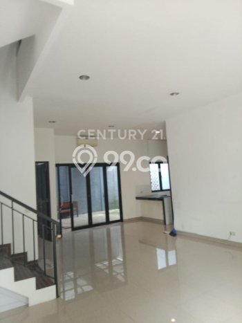 Rumah di Kebayoran Baru, Akses ke Pusat Kota, 4 KT, Luas 210m² LB 200m² Rumah di Kebayoran Baru, Akses ke Pusat Kota, 4 KT, Luas 210m² LB 200m²