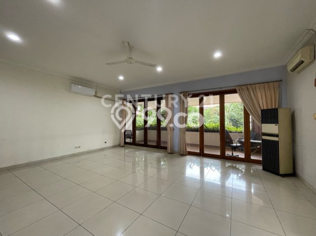 SPECIAL OFFER! Rumah area , 5 KT, Area Strategis, Luas 548m2m² Bangunan 500m2m² SPECIAL OFFER! Rumah area , 5 KT, Area Strategis, Luas 548m2m² Bangunan 500m2m²