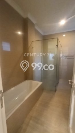 Sewa Rumah Nyaman LT 805m2 / LB 750m2 di Kemang, Jakarta Selatan Sewa Rumah Nyaman LT 805m2 / LB 750m2 di Kemang, Jakarta Selatan