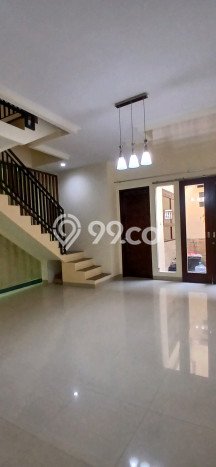 Rumah kawasan Tebet, Dekat Fasilitas, 3 KM, LT 130m² LB 200m² Rumah kawasan Tebet, Dekat Fasilitas, 3 KM, LT 130m² LB 200m²