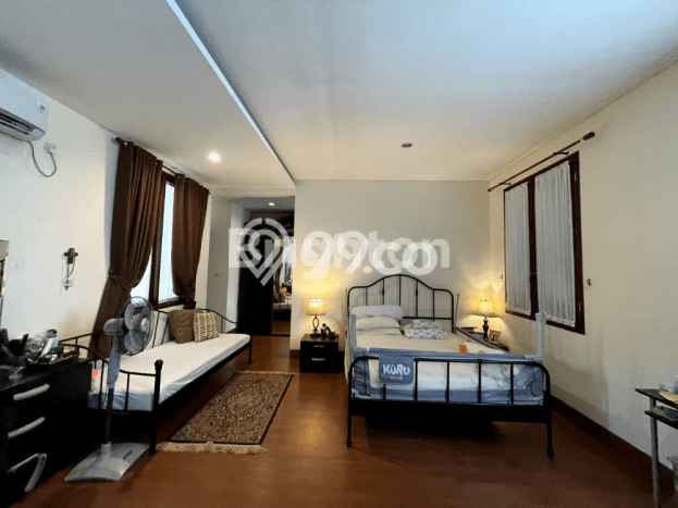 Jual Rumah Luas Elegan Dengan View Cantik di Lebak Bulus, Jakarta Selatan Jual Rumah Luas Elegan Dengan View Cantik di Lebak Bulus, Jakarta Selatan