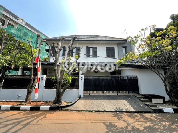 Jual Rumah Luas Elegan Dengan View Cantik di Lebak Bulus, Jakarta Selatan Jual Rumah Luas Elegan Dengan View Cantik di Lebak Bulus, Jakarta Selatan