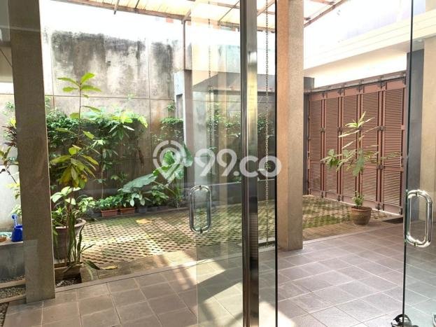 JUAL CEPAT! Rumah Siap Huni Area Strategis , Luas 495m2m² Bangunan 450m2m² JUAL CEPAT! Rumah Siap Huni Area Strategis , Luas 495m2m² Bangunan 450m2m²