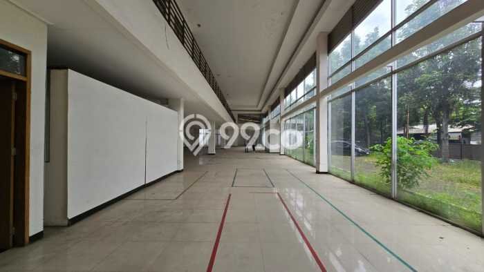 Area Ramai! Gudang Dijual di Regol untuk Bisnis Luas Bangunan 2562m2 Area Ramai! Gudang Dijual di Regol untuk Bisnis Luas Bangunan 2562m2