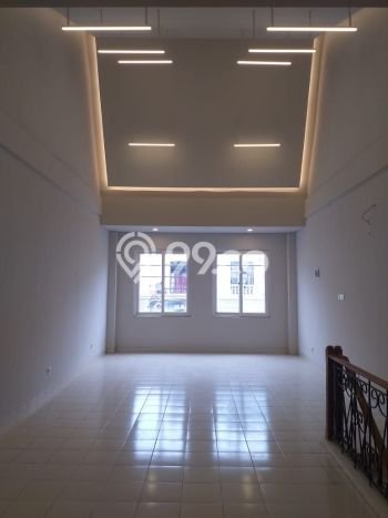 Dijual Ruko Kawasan Premium di Kota Wisata, Luas 120m², Jalan Raya Dijual Ruko Kawasan Premium di Kota Wisata, Luas 120m², Jalan Raya