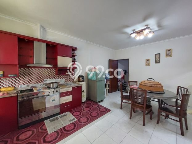 Rumah Berkelas LT 425m² / LB 278m² di Kompleks Cluster Kota Wisata, Bogor Rumah Berkelas LT 425m² / LB 278m² di Kompleks Cluster Kota Wisata, Bogor