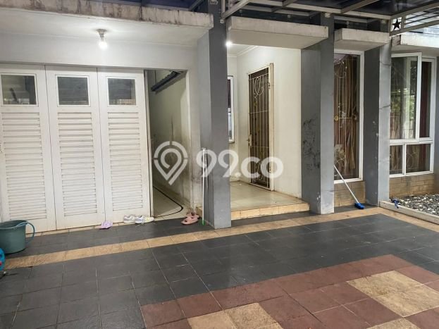 Rumah Berkualitas dengan Luas Tanah 220m² di Kawasan Elite Kota Wisata, Bogor Rumah Berkualitas dengan Luas Tanah 220m² di Kawasan Elite Kota Wisata, Bogor