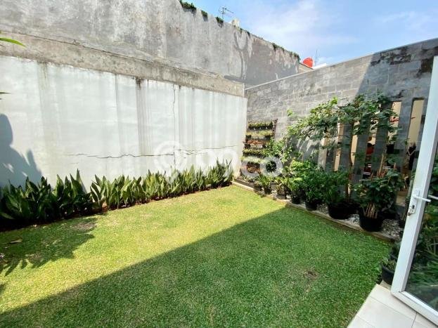 Rumah Elit LB 240m2 Siap Pakai Desain Elegan di Kota Wisata, Bogor Rumah Elit LB 240m2 Siap Pakai Desain Elegan di Kota Wisata, Bogor