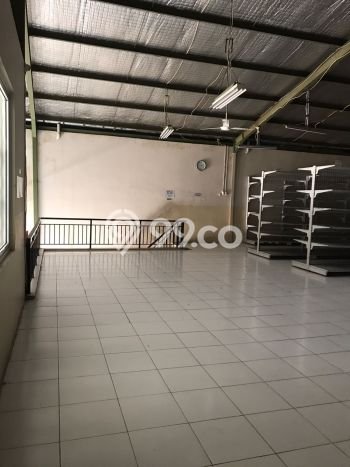 Gudang Strategis di , Luas 350m2m², Jalan Utama, Area Bisnis Aktif Gudang Strategis di , Luas 350m2m², Jalan Utama, Area Bisnis Aktif