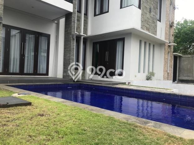 Rumah Eksklusif di Pecatu, Badung, Luas 240m² Bangunan 214m² Rumah Eksklusif di Pecatu, Badung, Luas 240m² Bangunan 214m²