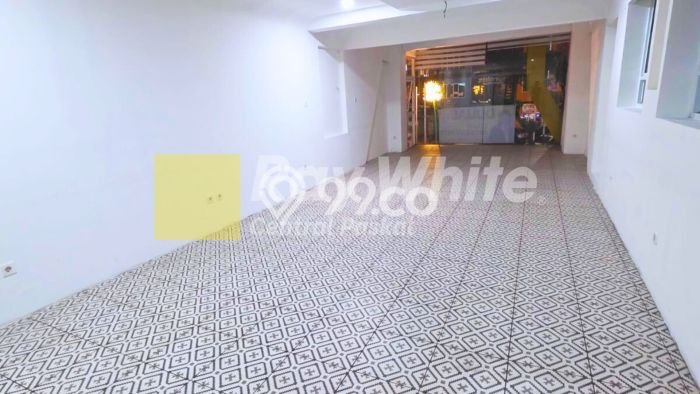 Ruko Dijual di Bandung LT 76m2 & LB 270m2 Lokasi Terbaik! Ruko Dijual di Bandung LT 76m2 & LB 270m2 Lokasi Terbaik!
