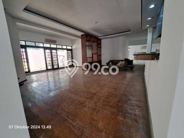 Siap Huni Rumah Mewah 6 Kamar di Kebayoran Lama Dekat ke Mana Pun Siap Huni Rumah Mewah 6 Kamar di Kebayoran Lama Dekat ke Mana Pun