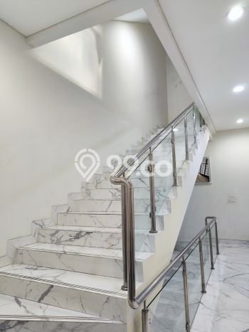 Rumah Mewah Siap Huni LT 108m2 di Kelapa Gading, Jakarta Utara Rumah Mewah Siap Huni LT 108m2 di Kelapa Gading, Jakarta Utara