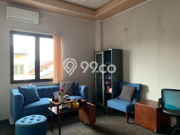 LOKASI STRATEGIS! Gudang Kawasan Pekayon, Luas 450m², Pengunjung Terjamin LOKASI STRATEGIS! Gudang Kawasan Pekayon, Luas 450m², Pengunjung Terjamin