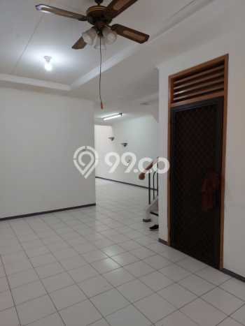 Lokasi terbaik! Rumah siap huni disewakan di Kelapa Gading LB 150m2 Lokasi terbaik! Rumah siap huni disewakan di Kelapa Gading LB 150m2