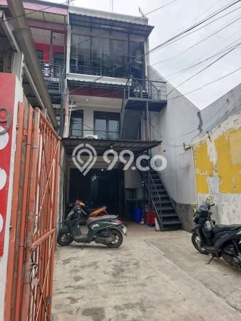 Ruko Dijual di Jakarta Pusat LT 135m2 & LB 198m2 Lokasi Terbaik! Ruko Dijual di Jakarta Pusat LT 135m2 & LB 198m2 Lokasi Terbaik!