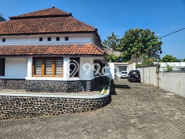 Rumah Luxury Best Area di Bandung, Jawa Barat Rumah Luxury Best Area di Bandung, Jawa Barat