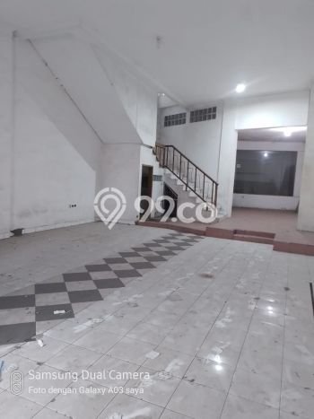 Ruko Disewa di Bandung dengan LB 300m2 Area Komersial Ramai Ruko Disewa di Bandung dengan LB 300m2 Area Komersial Ramai