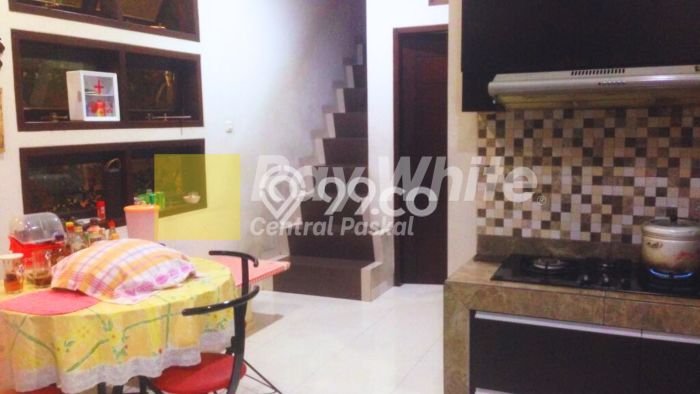 Siap Huni Hunian Elit 7 Kamar di Batununggal Dekat ke Mana Saja Siap Huni Hunian Elit 7 Kamar di Batununggal Dekat ke Mana Saja