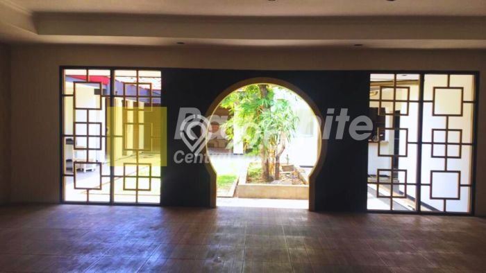 Komersial Dijual di Bandung LT 887m2 & LB 600m2 Lokasi Terbaik! Komersial Dijual di Bandung LT 887m2 & LB 600m2 Lokasi Terbaik!
