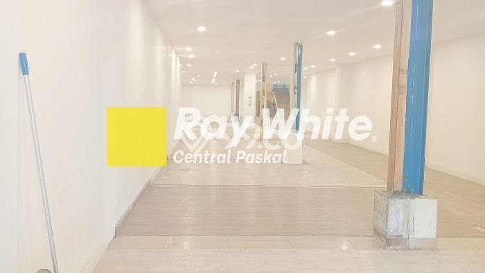 Ruko untuk Disewa di Pusat Bandung Luas Bangunan 1761m2 Ruko untuk Disewa di Pusat Bandung Luas Bangunan 1761m2