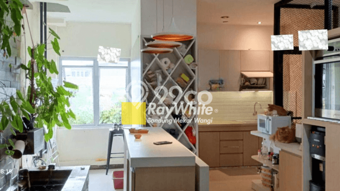Area Ramai! Ruko Dijual di Rancasari untuk Bisnis Luas Bangunan 180m2 Area Ramai! Ruko Dijual di Rancasari untuk Bisnis Luas Bangunan 180m2