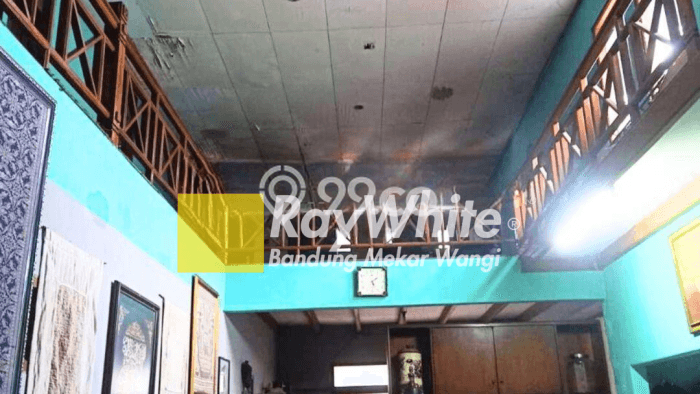 Rumah Elit Modern Tanpa Renovasi di Cikutra Bandung Rumah Elit Modern Tanpa Renovasi di Cikutra Bandung