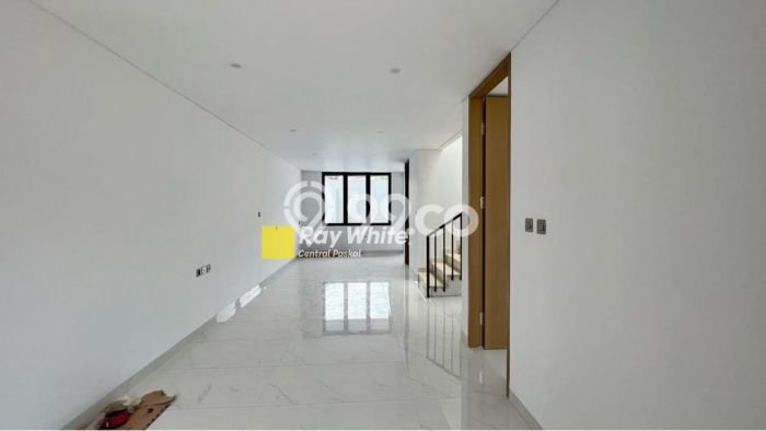 Dijual Rumah Luas Elegan Dengan View Cantik di Setiabudi, Bandung Dijual Rumah Luas Elegan Dengan View Cantik di Setiabudi, Bandung