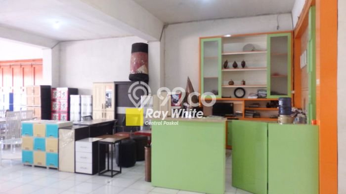Disewakan Ruko di Kawasan Ramai Sudirman Luas 730m2 Disewakan Ruko di Kawasan Ramai Sudirman Luas 730m2