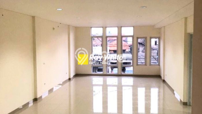 Paling Diincar! Ruko Dijual di Moch Toha Harga Kompetitif Paling Diincar! Ruko Dijual di Moch Toha Harga Kompetitif