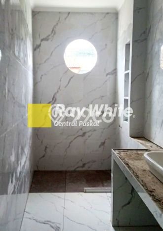 Rumah di Regol, Bandung, Luas 133m2m² LB 175m2m² Rumah di Regol, Bandung, Luas 133m2m² LB 175m2m²
