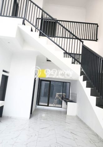 Rumah Siap Huni lokasi Regol, Bandung, Luas 102m2m² Bangunan 130m2m² Rumah Siap Huni lokasi Regol, Bandung, Luas 102m2m² Bangunan 130m2m²